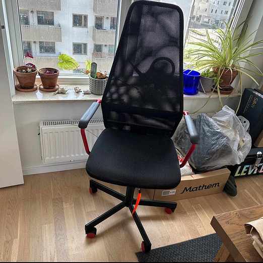 image of Desk and 2 Office Chairs - Malmö