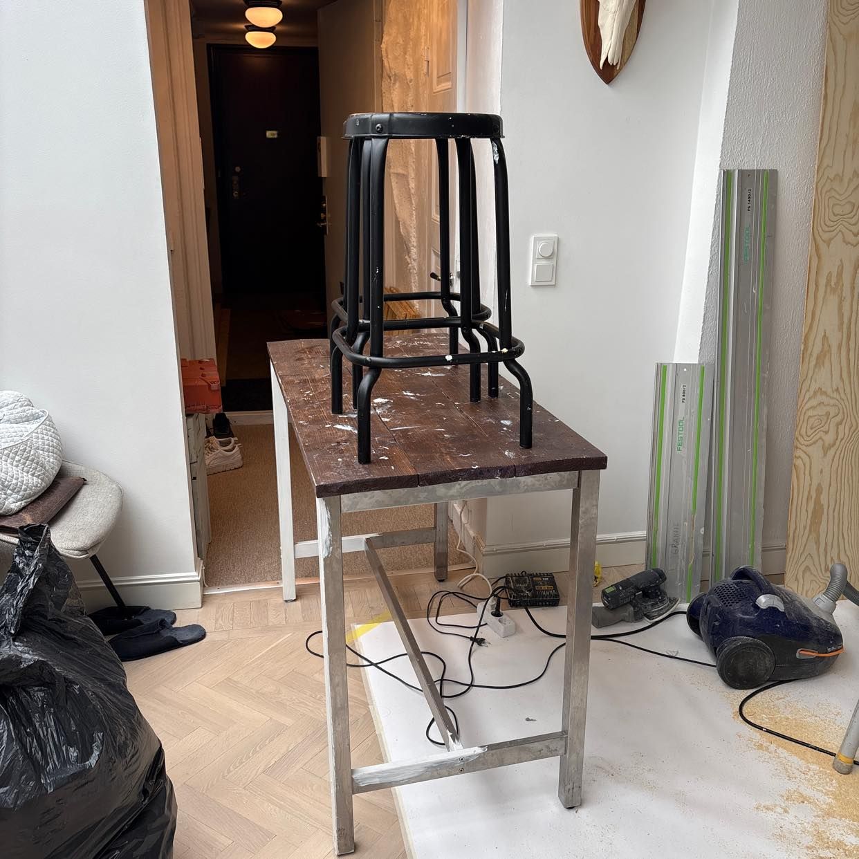 image of Barbord + 2 barstolar - Stockholm