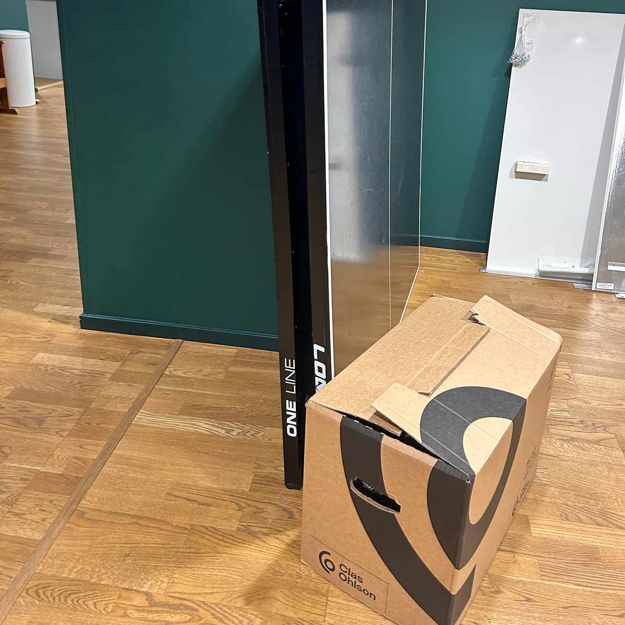 image of Ett pingisbord + kylskåp - 