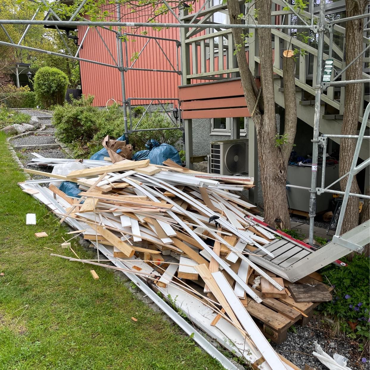 image of Skräp bort till tippen - Österåker-Östra Ryds