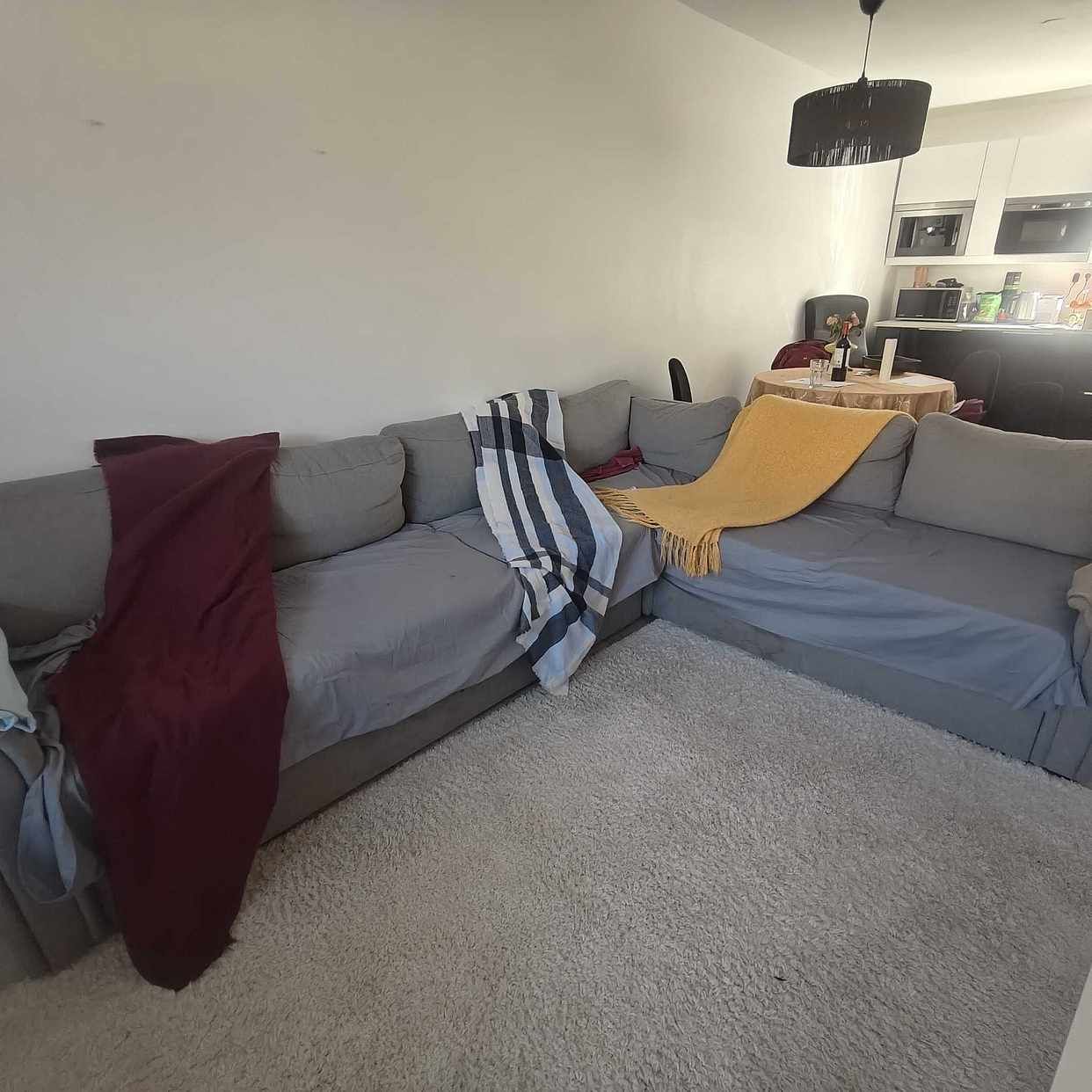 image of 2 soffa and table - Vällingby