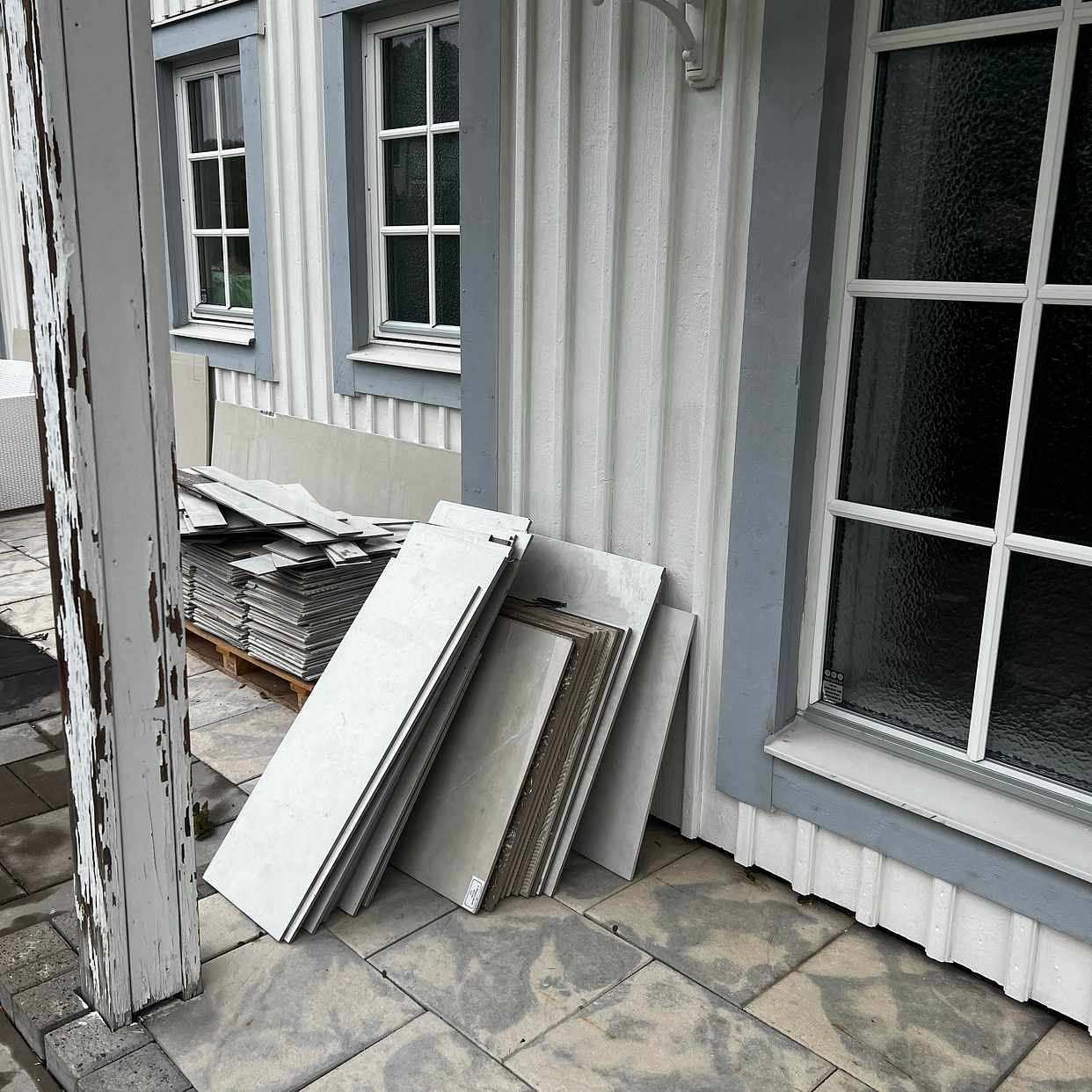 image of Massa byggavfall & kakel - Södertälje