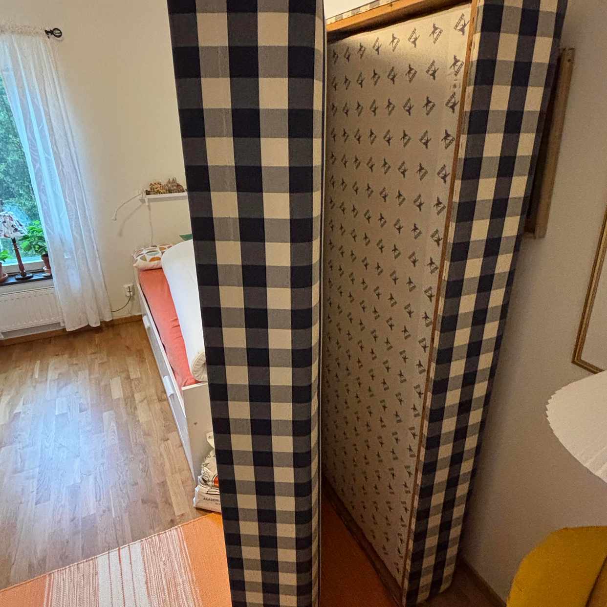 image of 2 sängar och madrass - Sollentuna