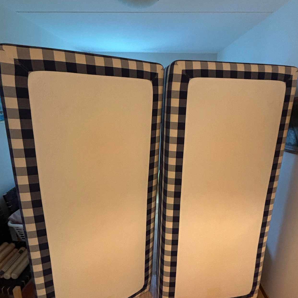 image of 2 sängar och madrass - Sollentuna