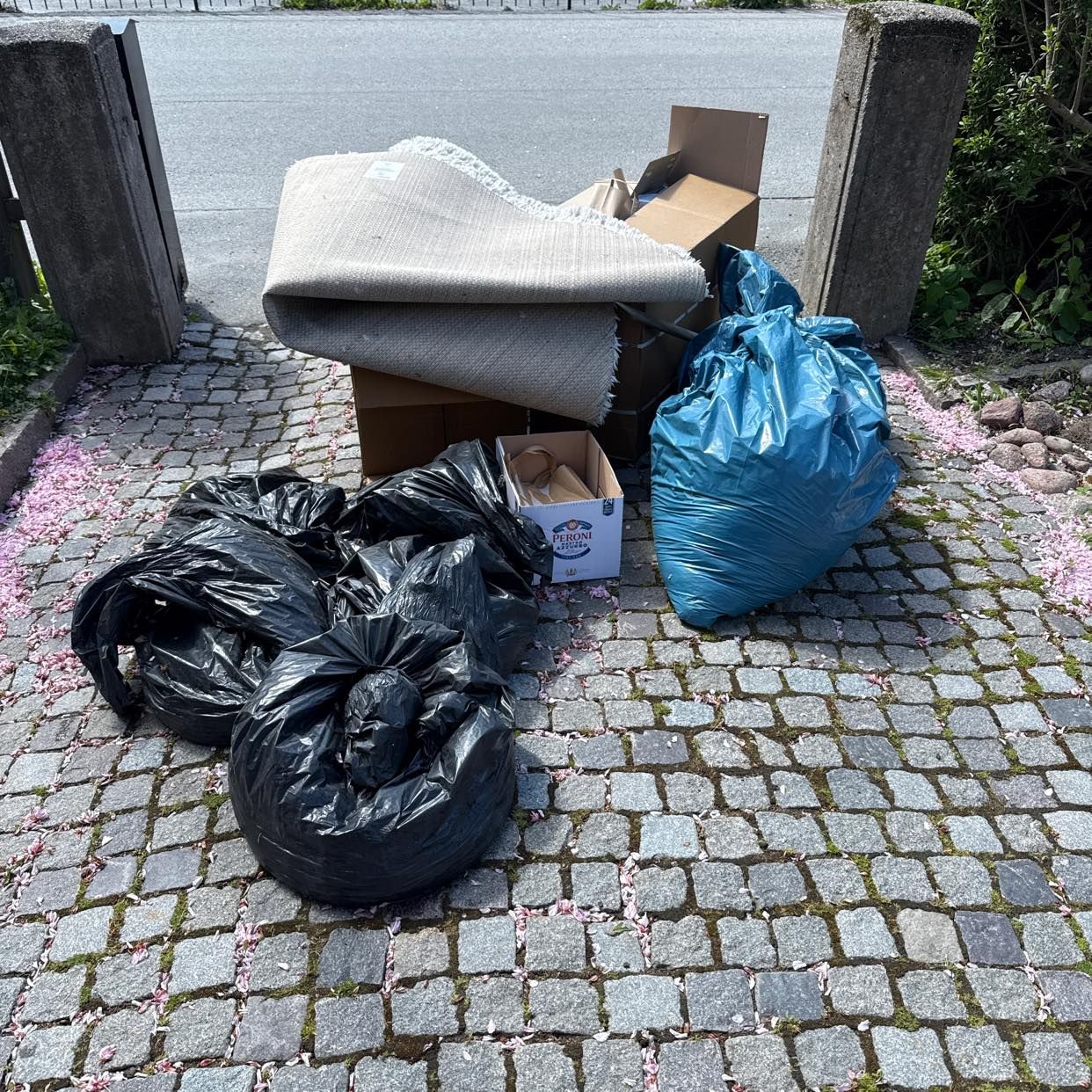 image of Kartonger hämta - Sundbyberg