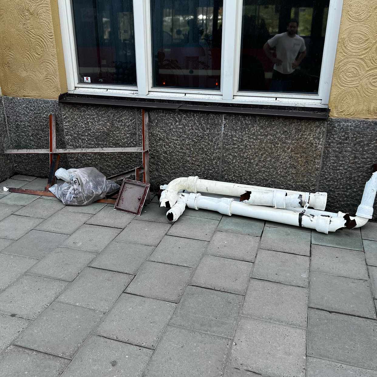image of Bortforsling av järnrör - Kungsholmen