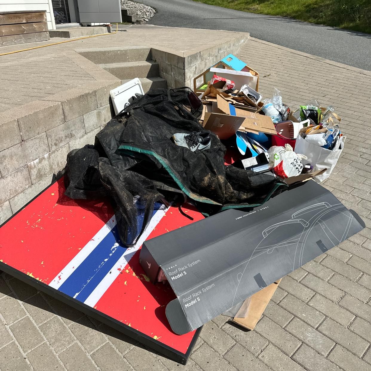 image of Blandat skräp. - Askim