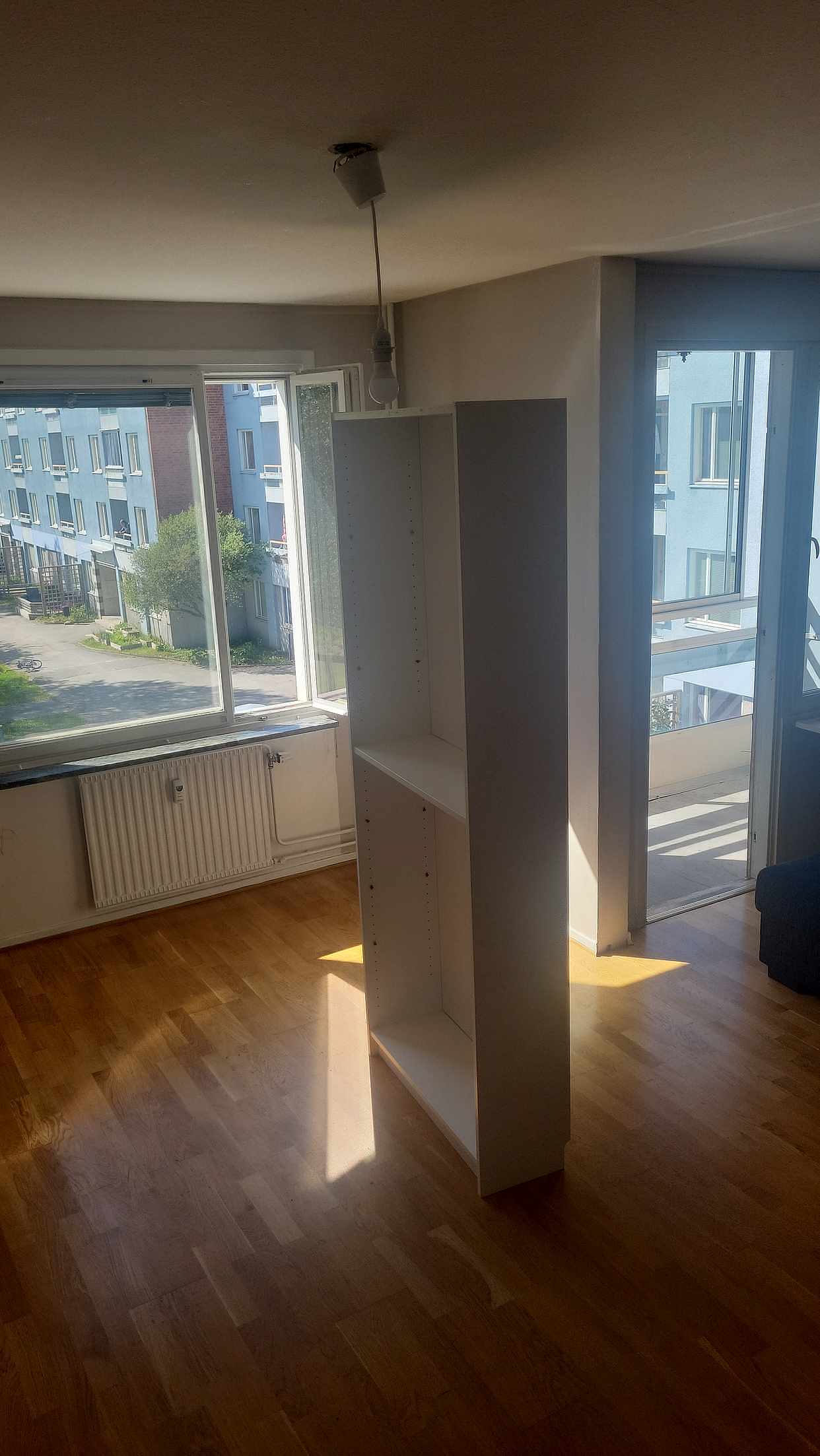 image of Soffa och hylla - Tumba