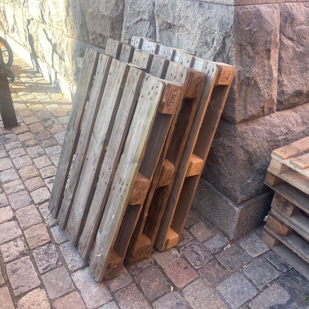 image of Lastpallar och bord - 