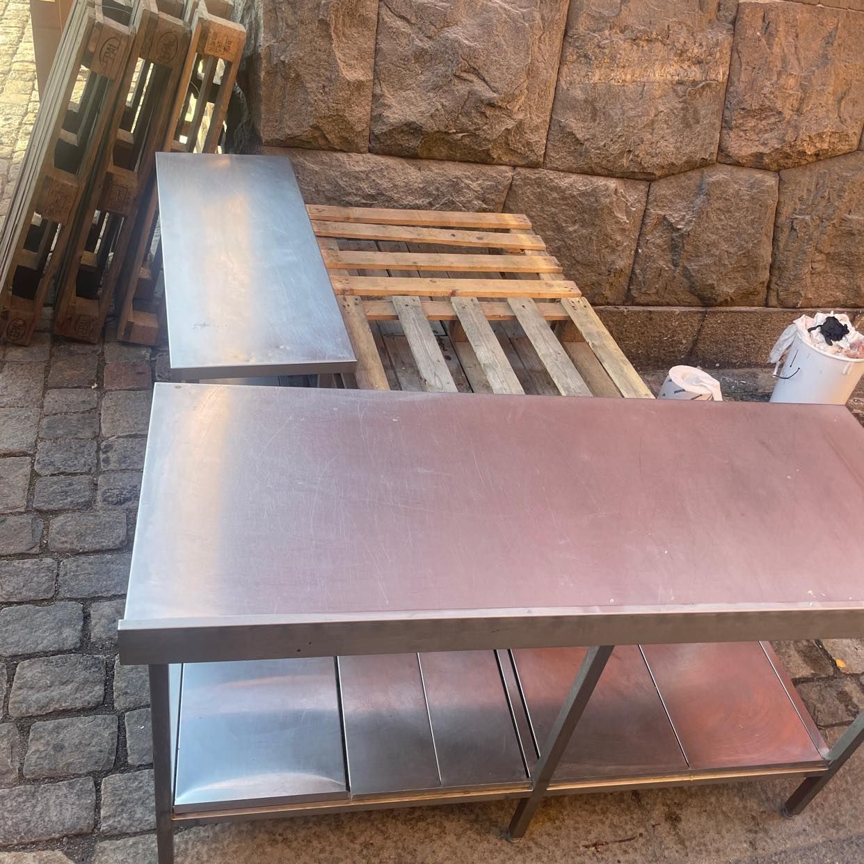 image of Lastpallar och bord - 