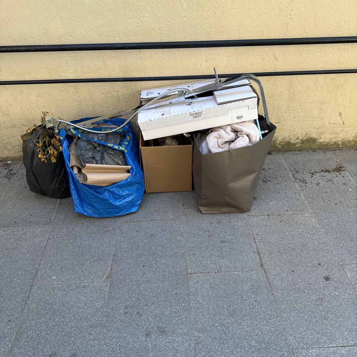 image of Diverse skräp - Stockholm