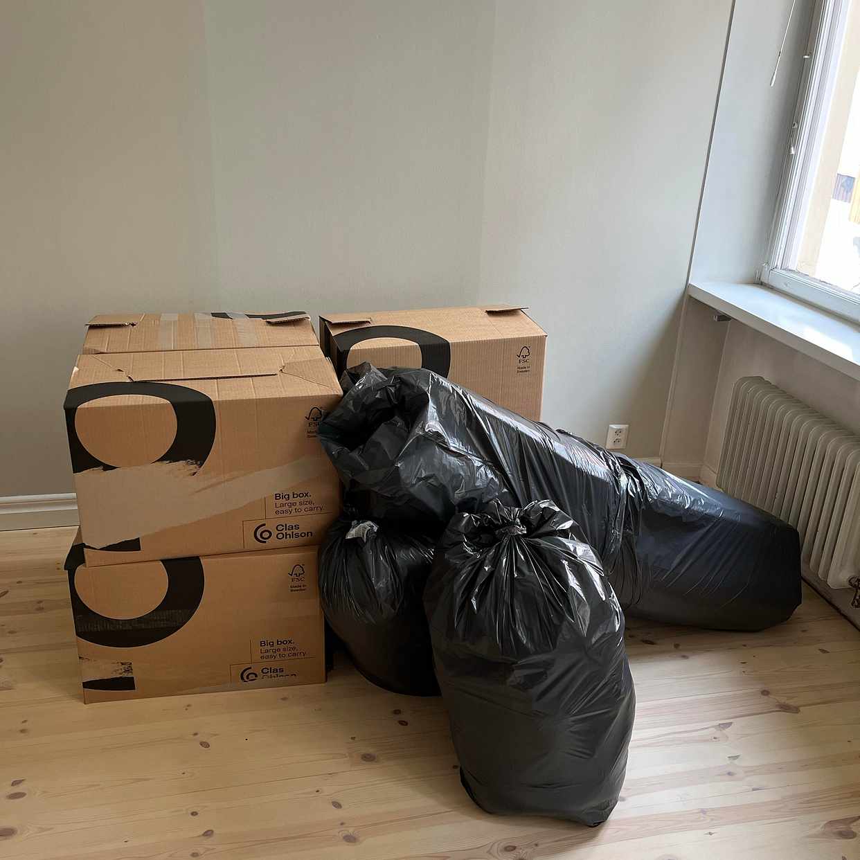 image of 140säng+kartong + säckar - 