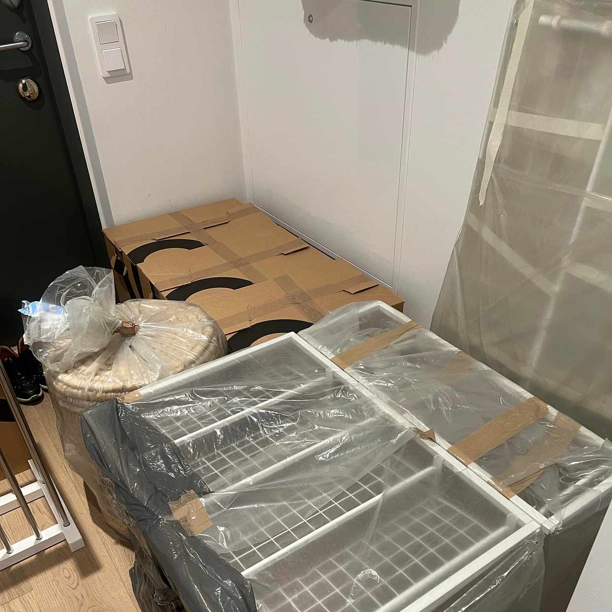 image of Moving around 20 boxes - 