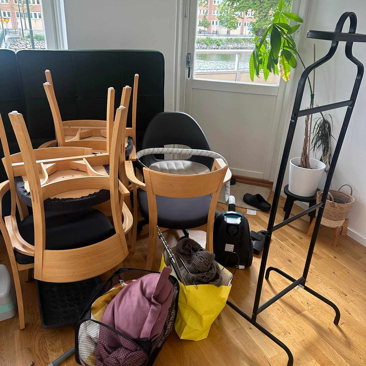 image of Second hand giveaway - 