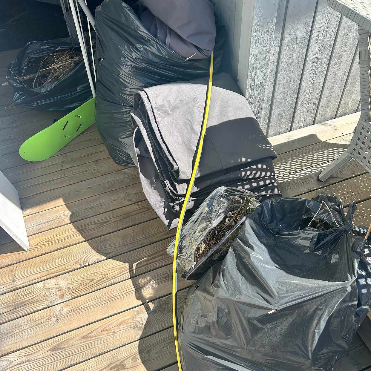 image of Påsar med jord/skräp - Sköndal