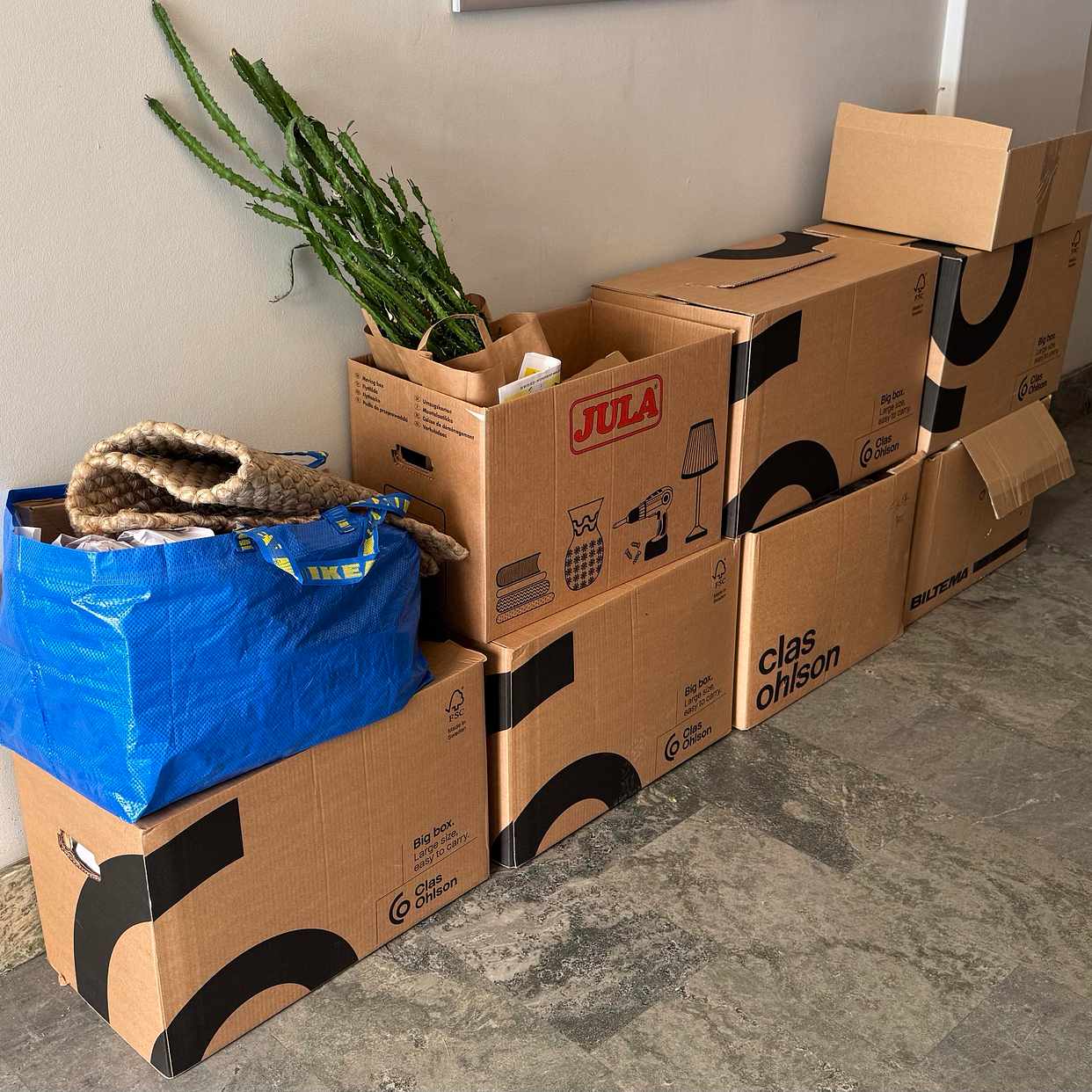 image of Empty & sorted cardboards - Stockholm