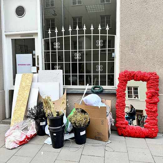 image of Mirror, dried flowers etc - Stockholm