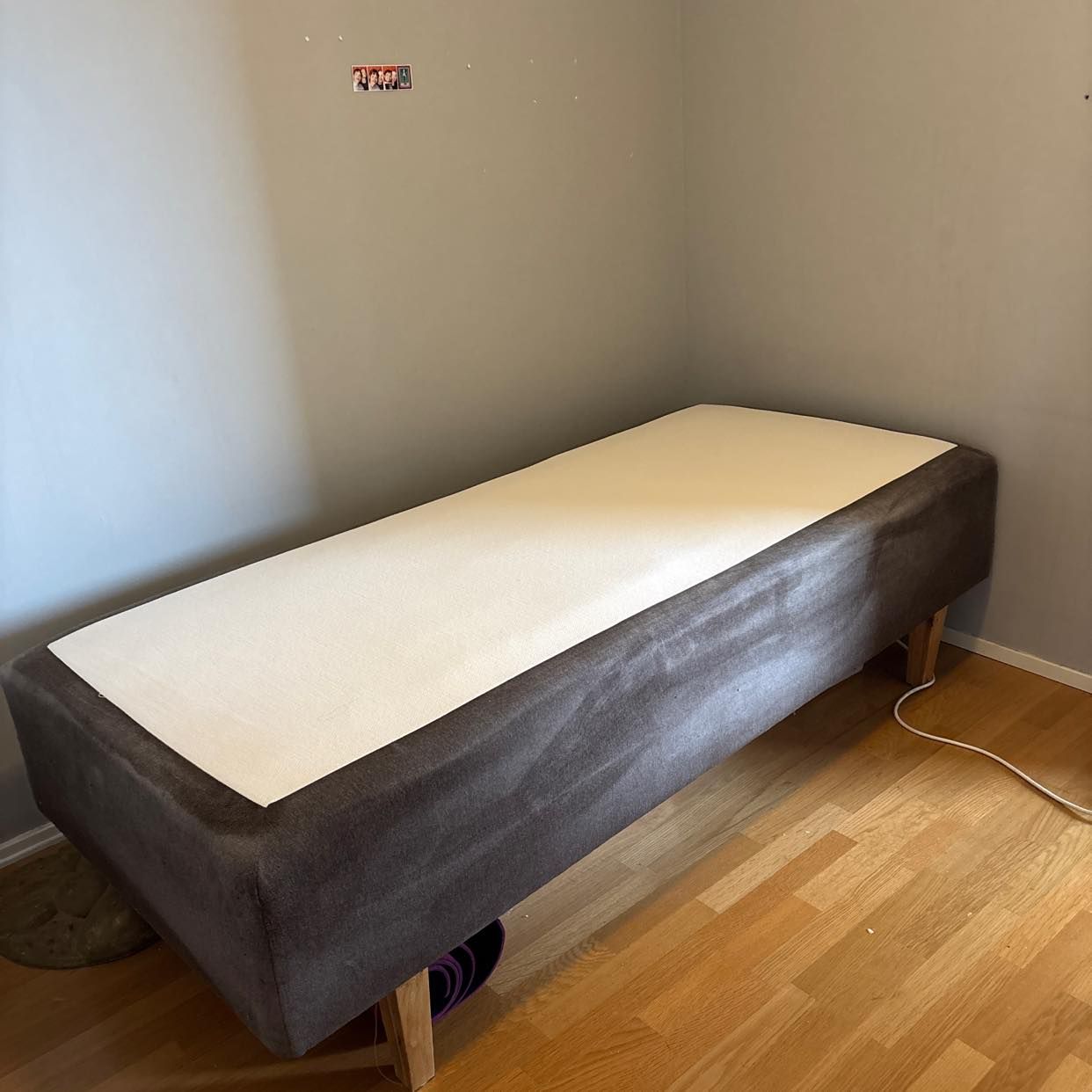 image of Säng 90 x200 cm, textil - Södermalm