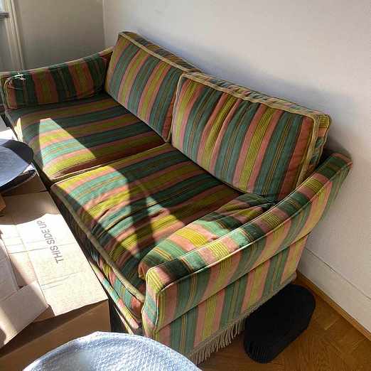 image of Soffa, säng och bord - Stockholm