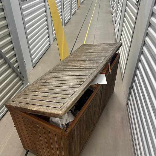 image of Tömma förråd med byggsake - Borås