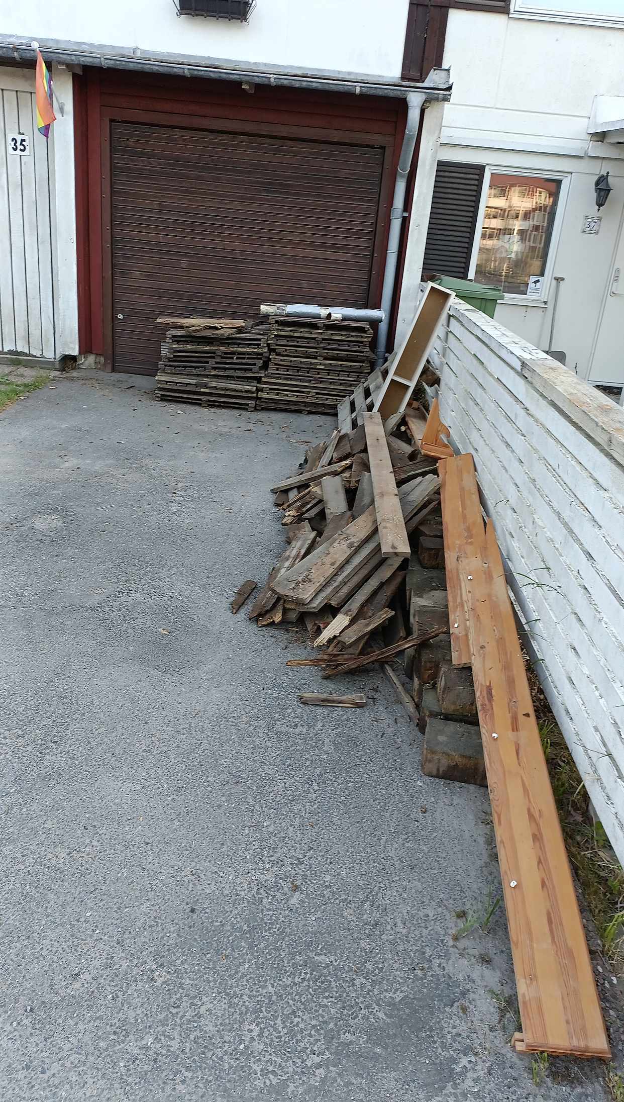 image of Träavfall - Huddinge