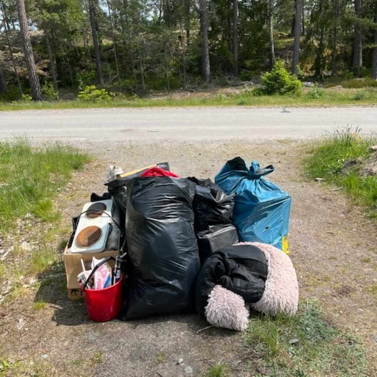 image of Blandat skräp - Huddinge