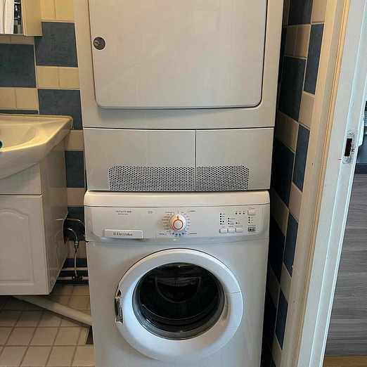 image of Tvättmaskin och torktu... - Tumba