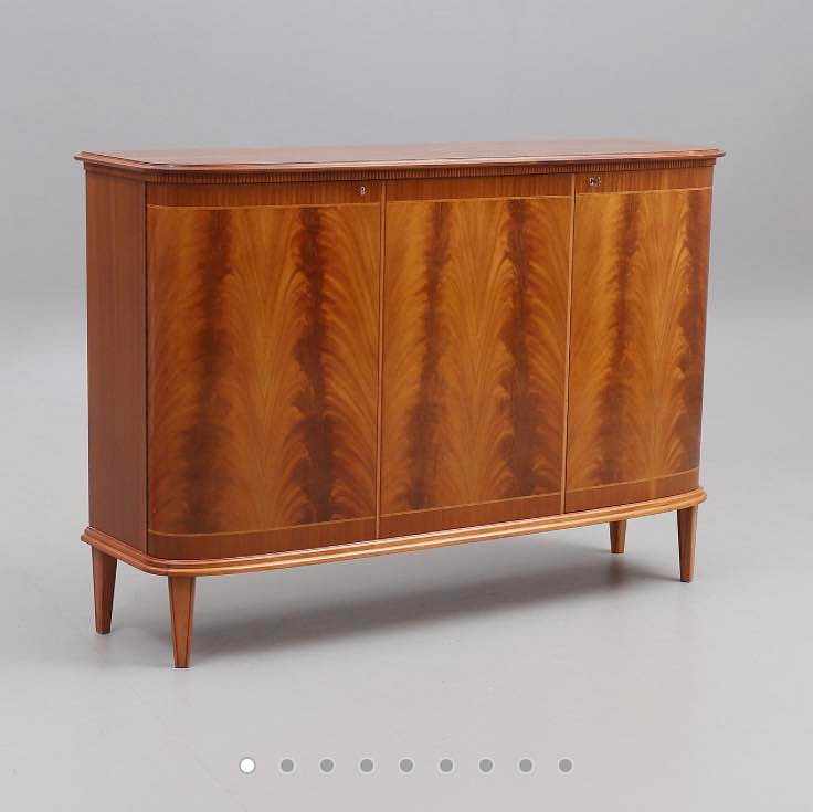 image of Moving a cupboard - 