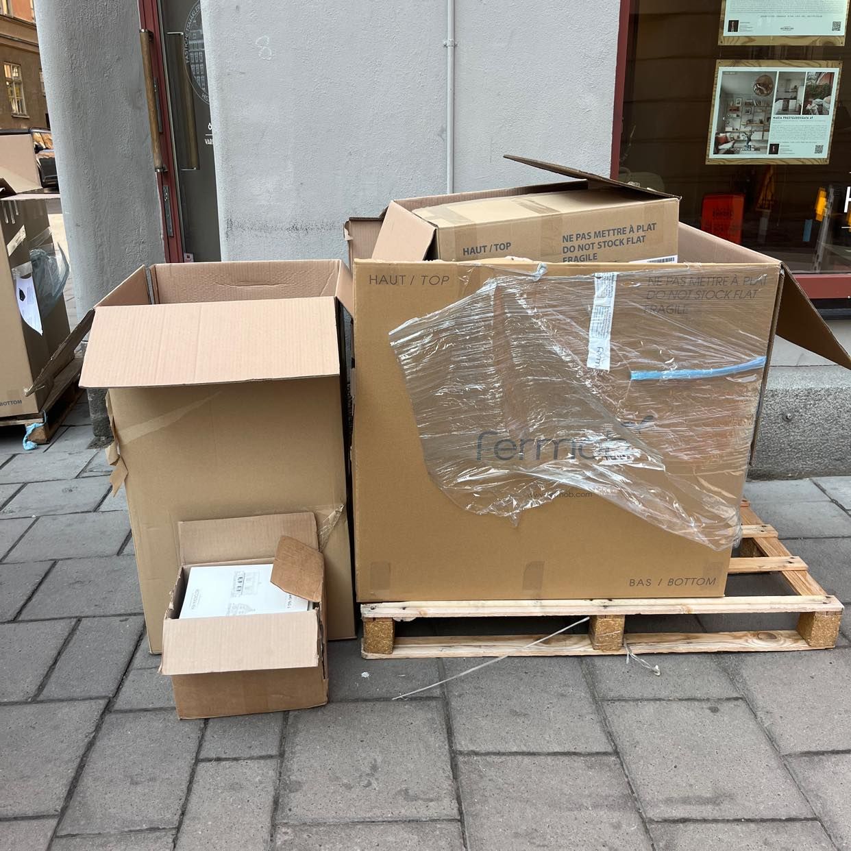 image of Kartonger, papper, plast - Stockholm