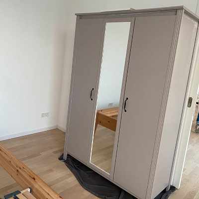 image of pick up/drop off wardrobe - 