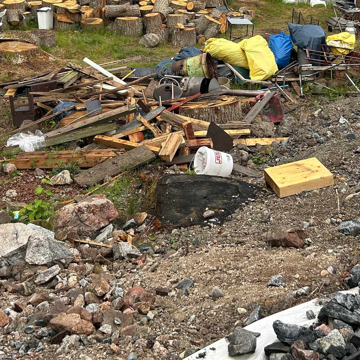 image of Trä och plastpåsar - Torshälla