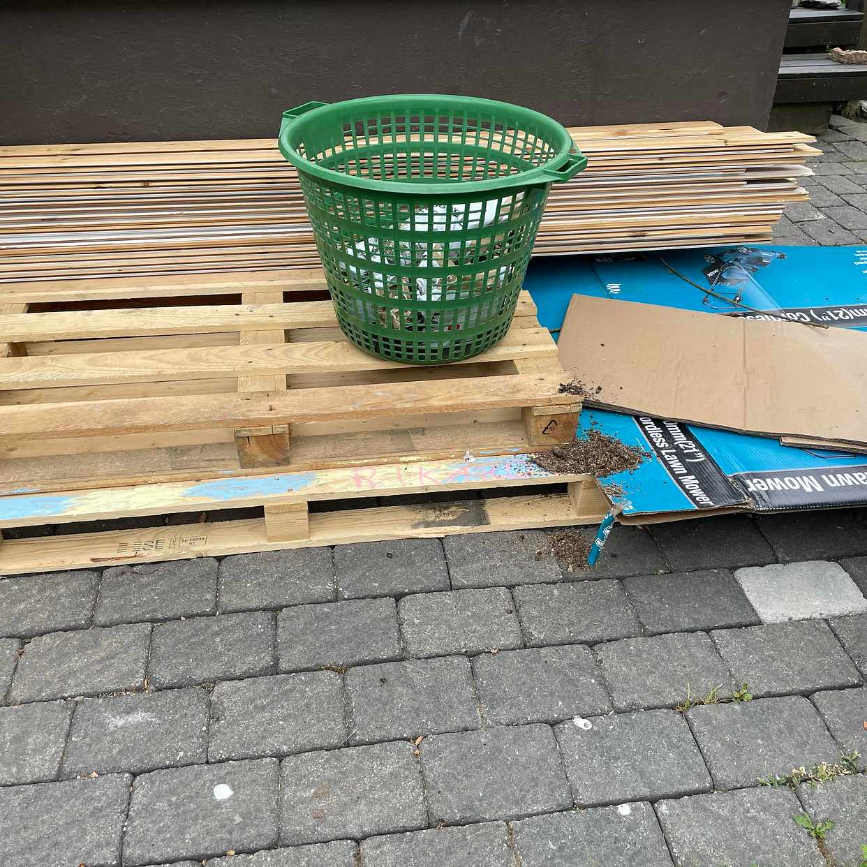 image of Bla trädgård o bygg avfal - Farsta