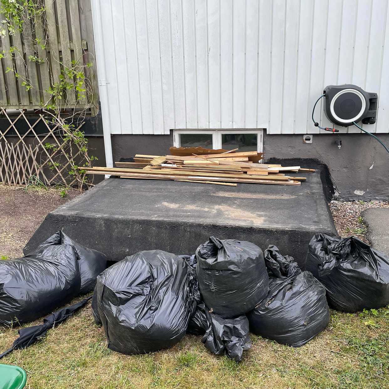 image of Bla trädgård o bygg avfal - Farsta