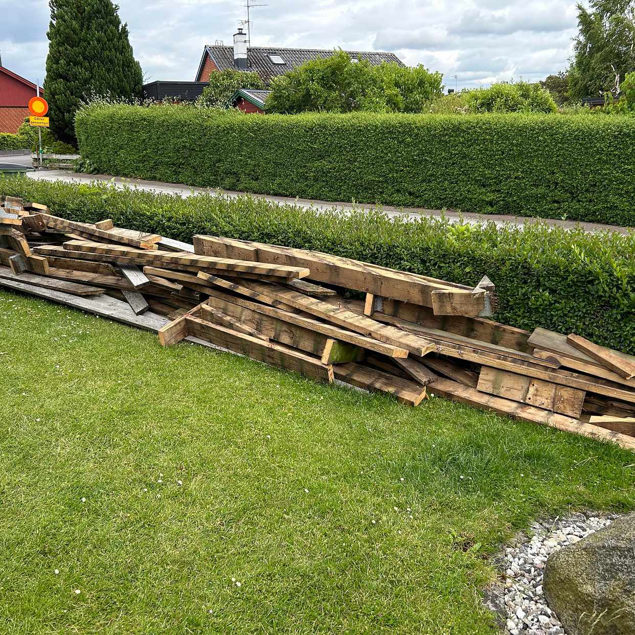 image of Hämta borttaget trädäck - Lomma