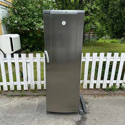 image of Bortskänkes kylskåp - Tullinge