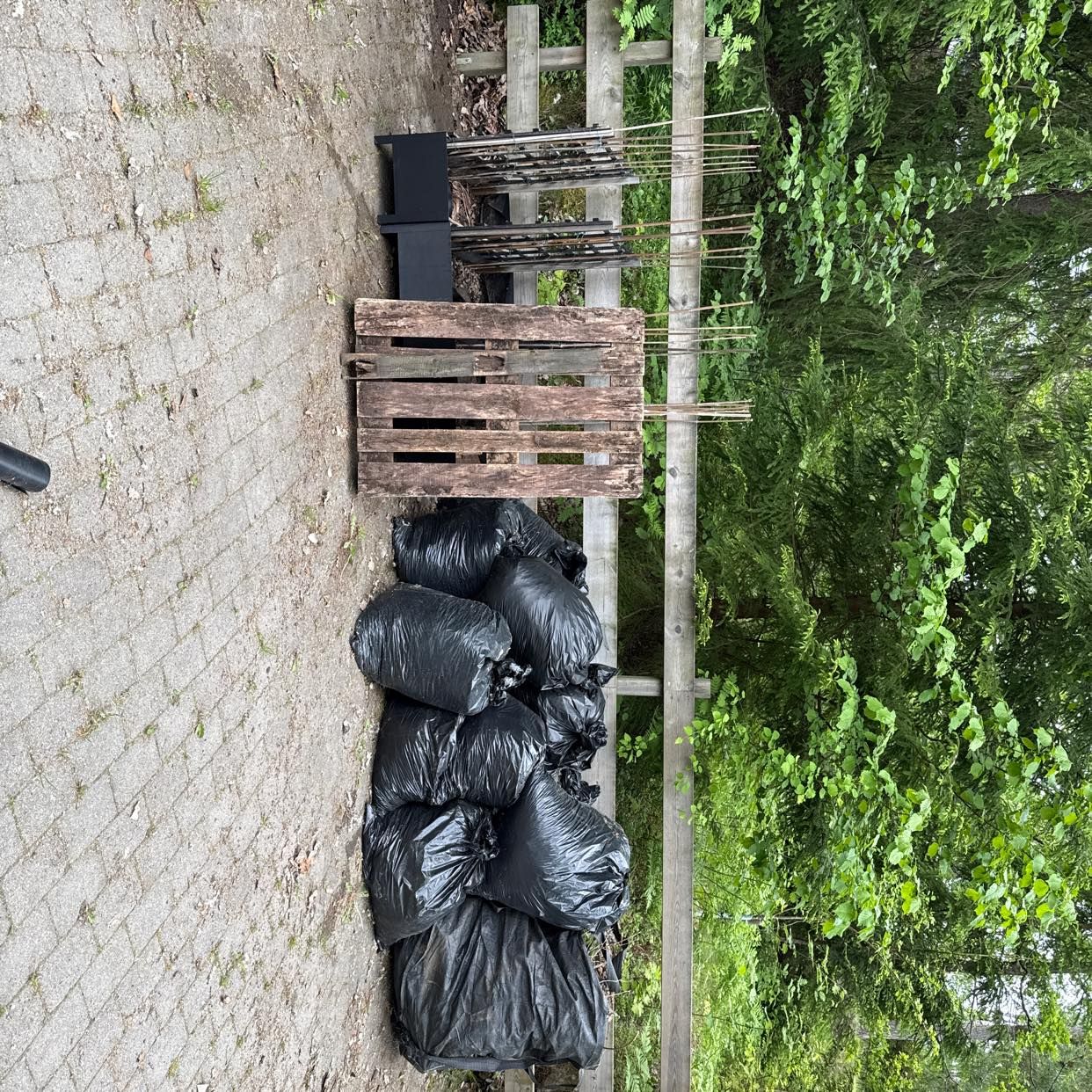 image of Slänga skräp - Värmdö
