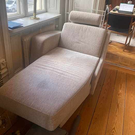 image of Beige schäslong - Stockholm