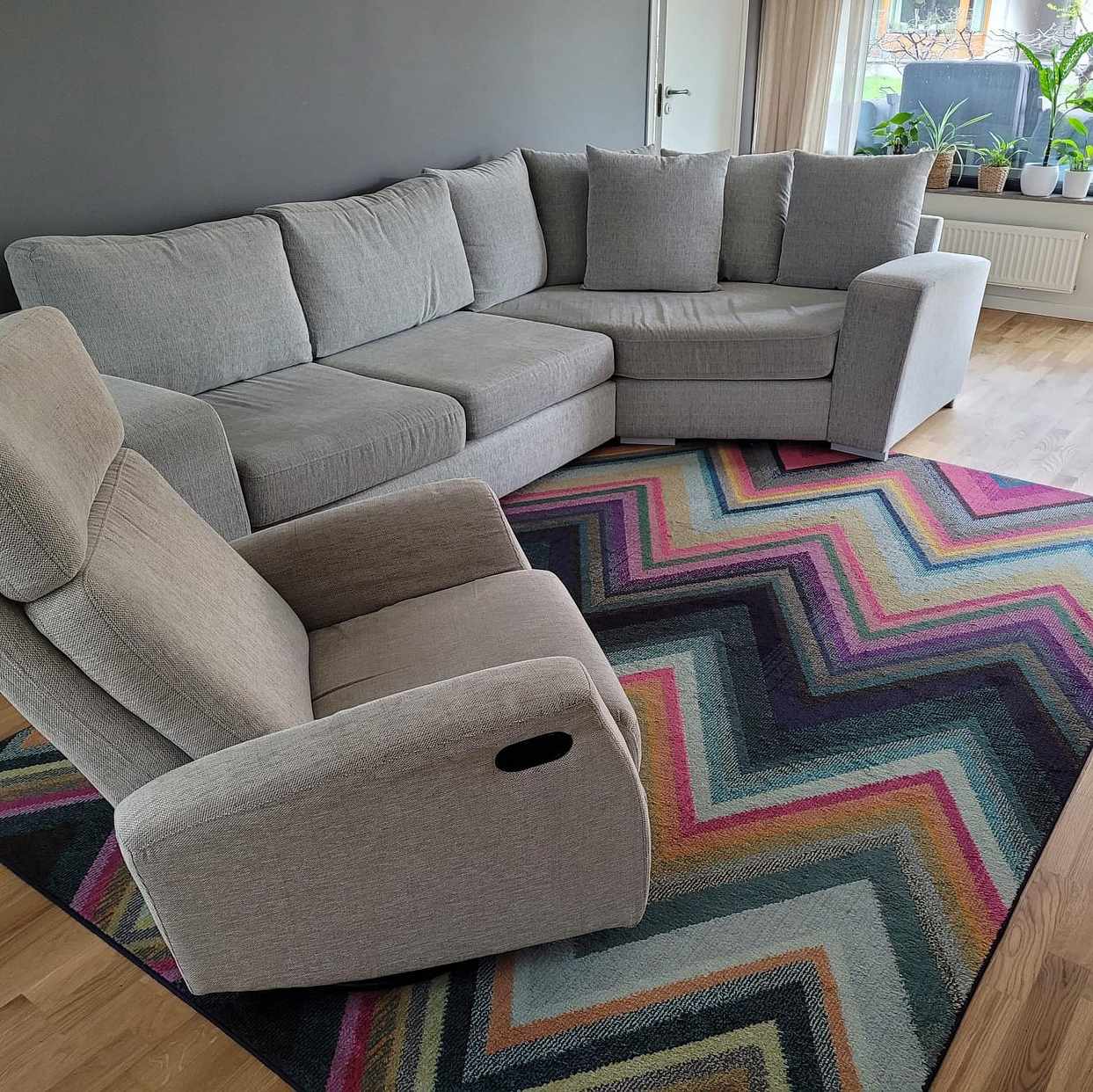 image of Sofa and chair - 