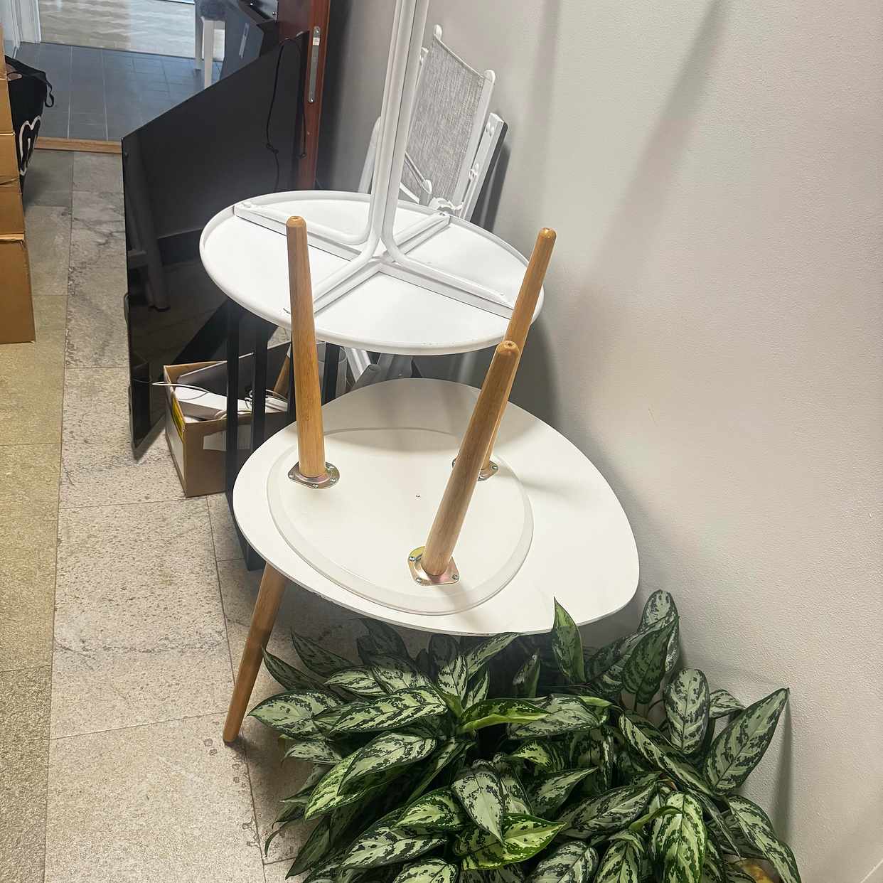 image of Hämta div möbler och låd - 