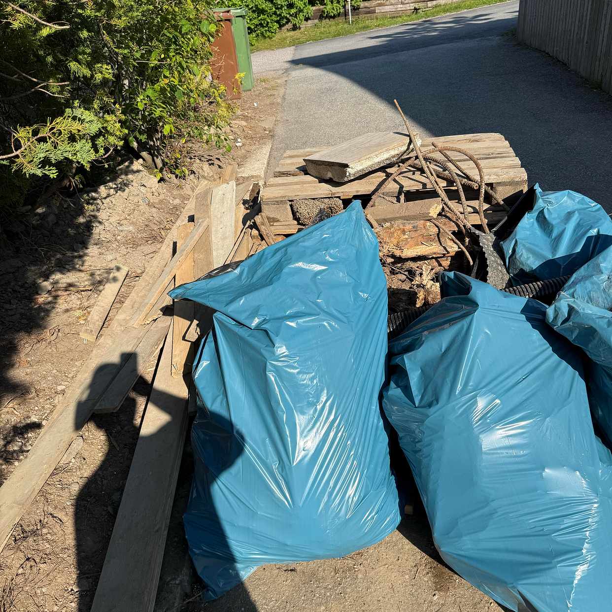 image of Köra till återvinningen - Järfälla