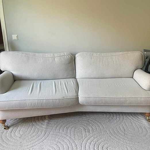 image of Howard-soffa bortskänkes - Stockholm