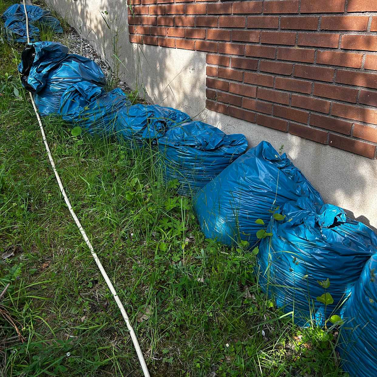 image of Slänga trädgårdsavfall mm - Lidingö