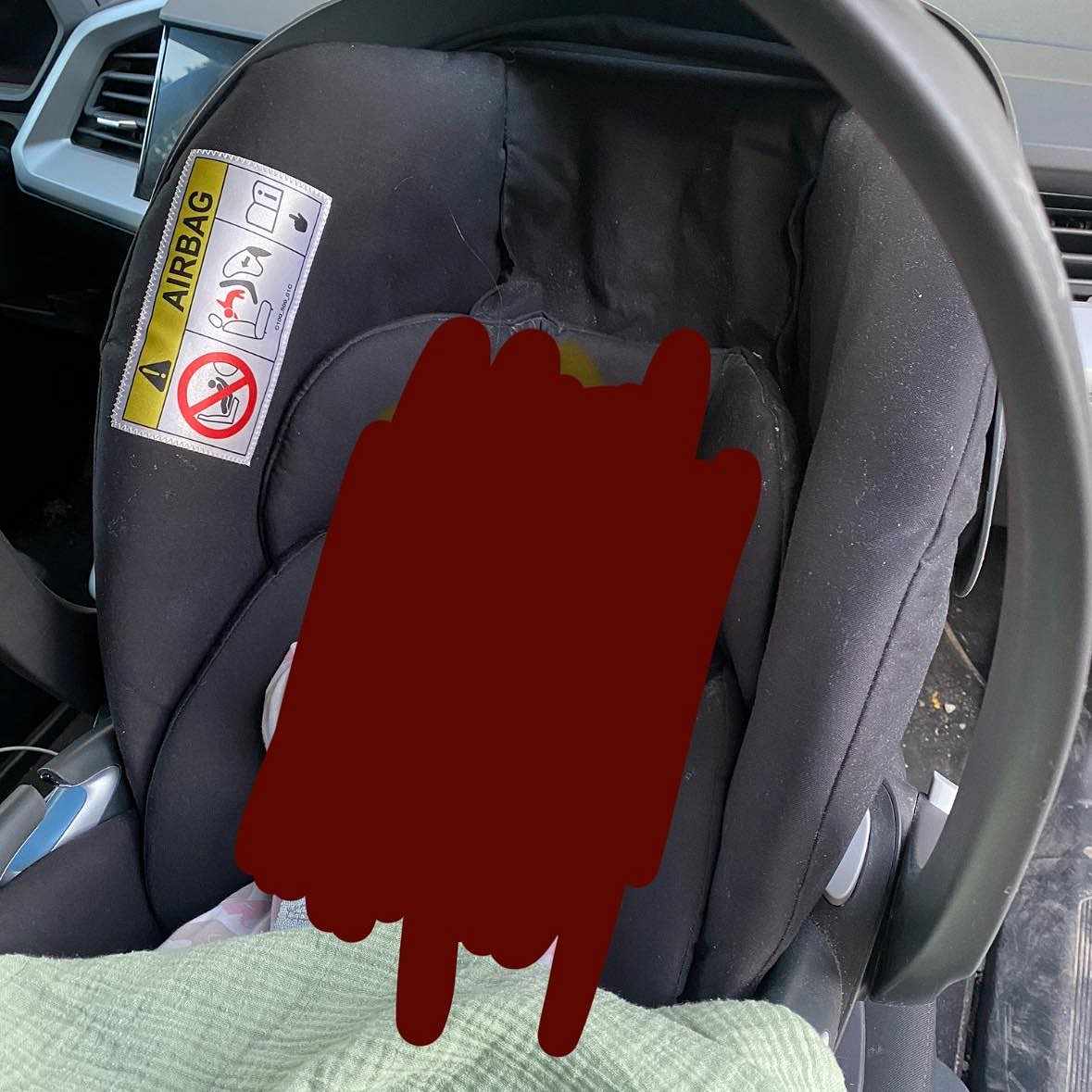 image of Flytta två bilbarnstolar - 