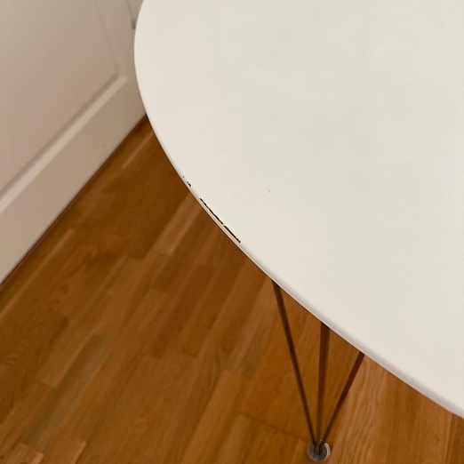 image of Mio matbord rund vit fint - Nacka