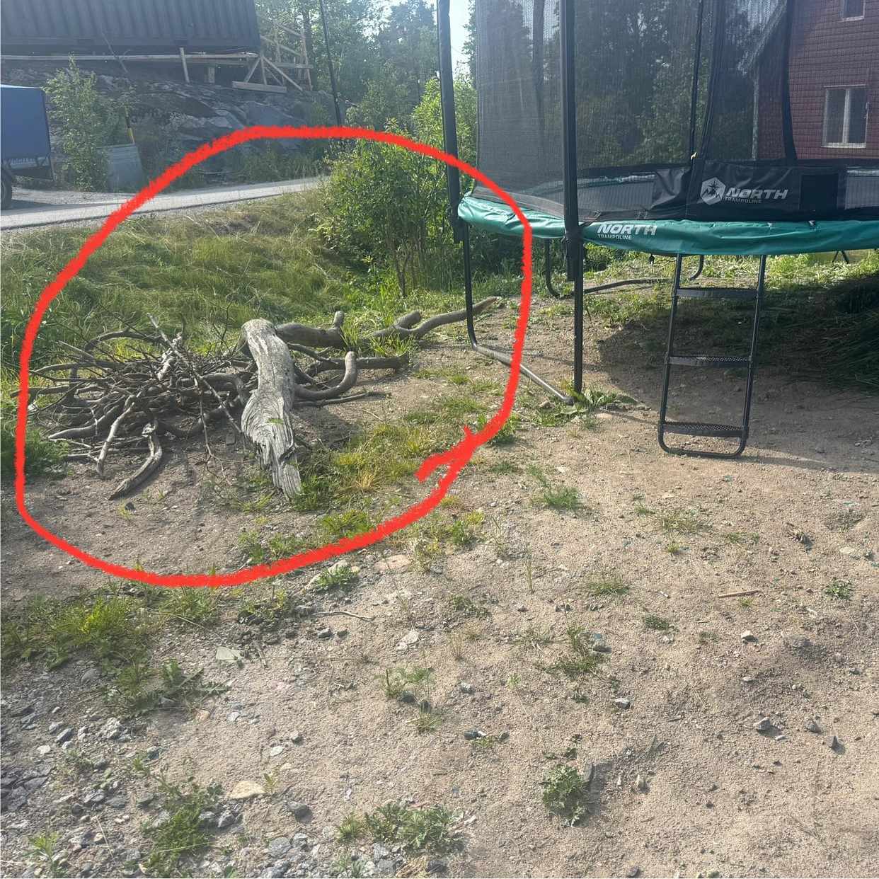 image of Bortforsling grenar/ogräs - Nacka