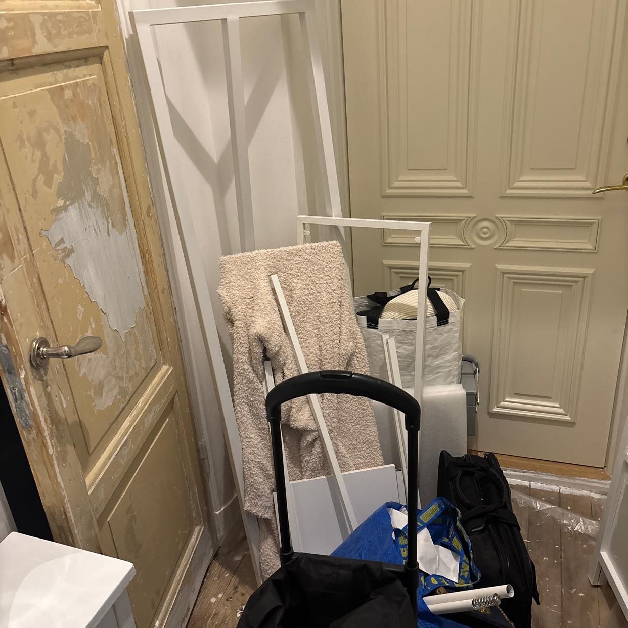image of Klädställning + diverse - 