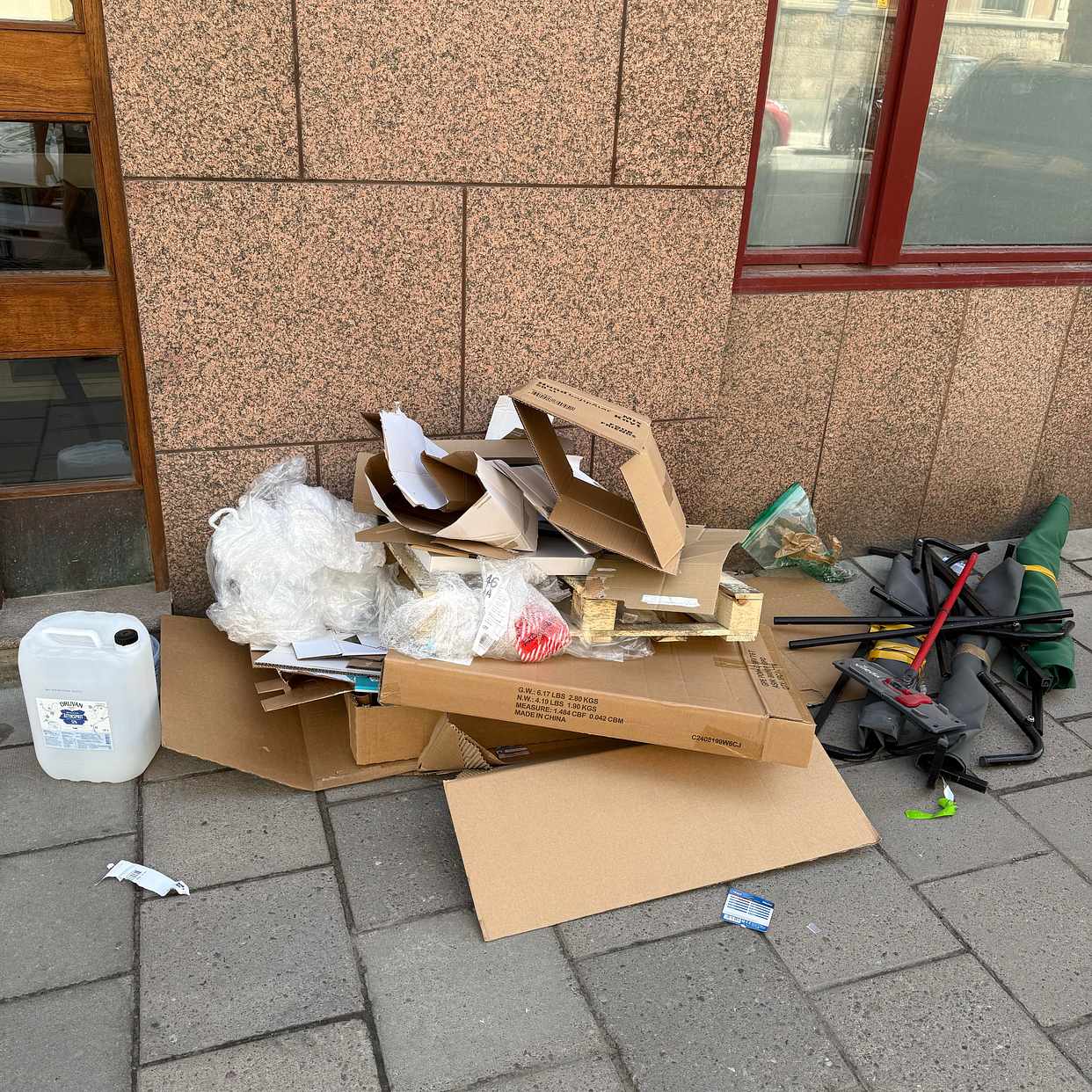 image of Skräp till tippen - Stockholm