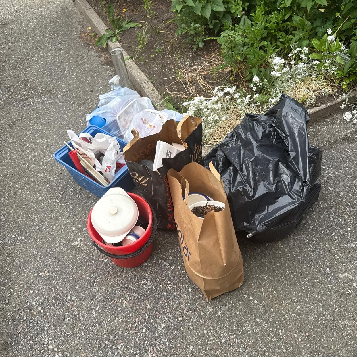 image of Blandat som ska slängas - Tyresö