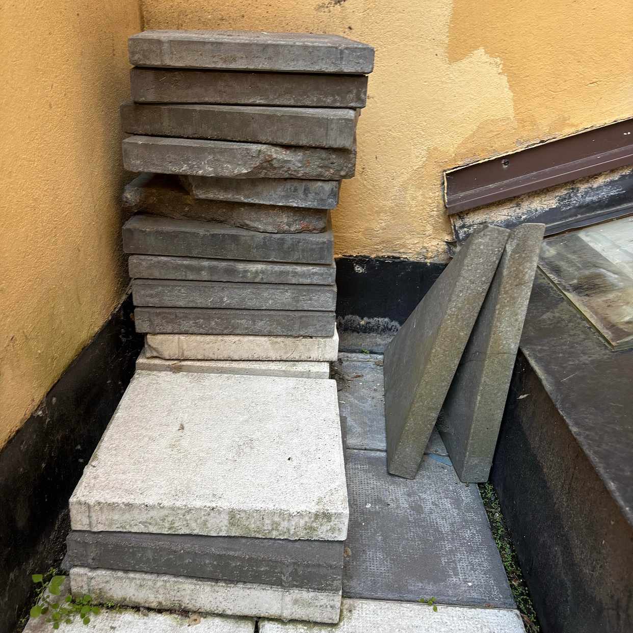 image of Wood, cardboard, bricks, - Östermalm