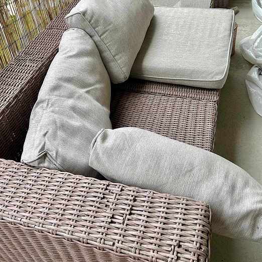 image of Gratis utemöbler – soffa - Stockholm